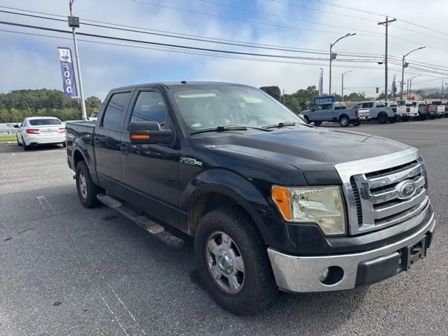 2010 Ford F-150 XLT photo 1
