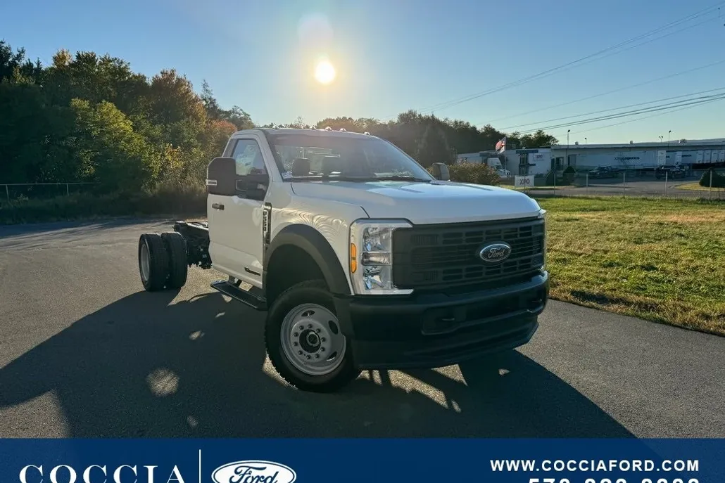 2024 Ford F-550 photo 1