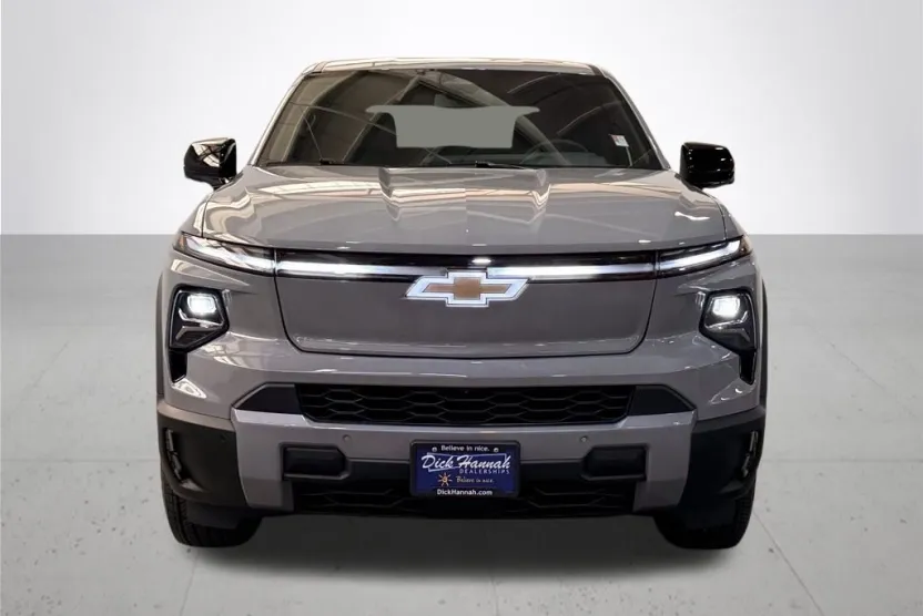 2025 Chevrolet Silverado EV LT photo 1
