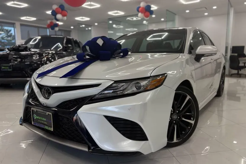 2018 Toyota Camry XSE V6 photo 1