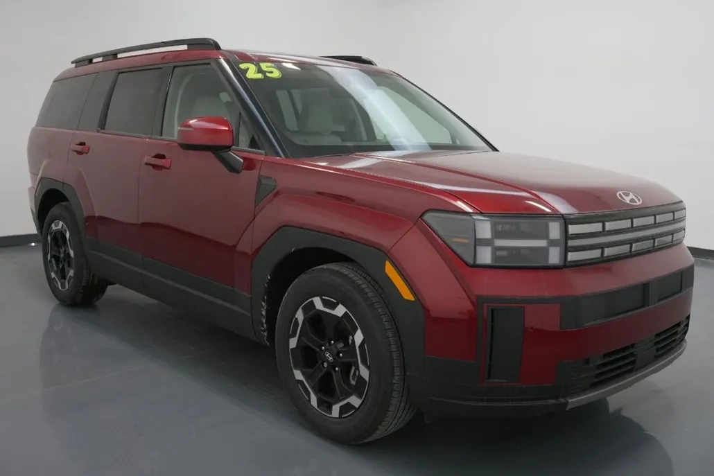 2025 Hyundai Santa Fe SEL photo 1