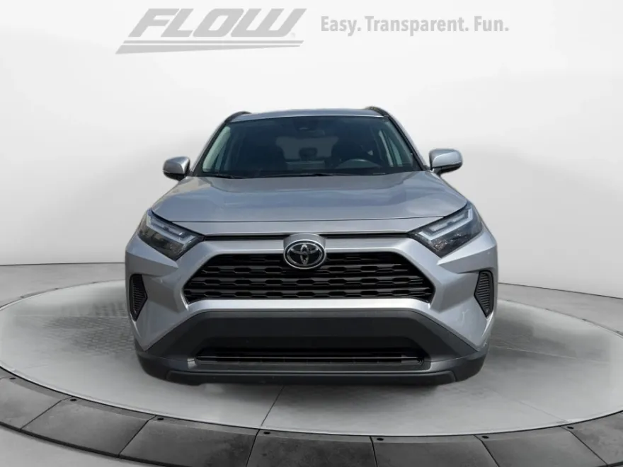 2024 Toyota RAV4 XLE photo 1