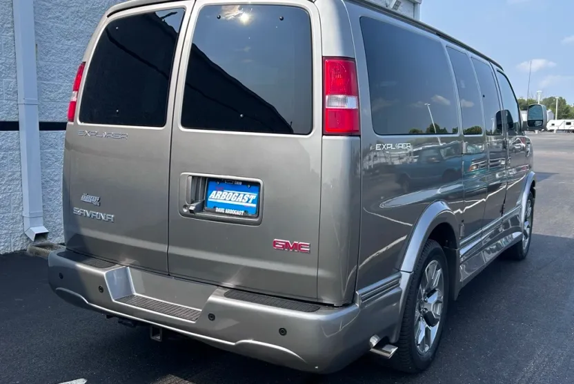 2025 Gmc Savana 2500 Cargo photo 1