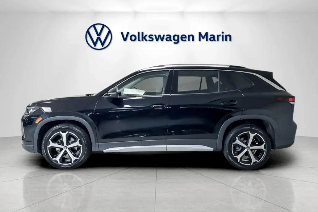 2025 Volkswagen Tiguan SE photo 1