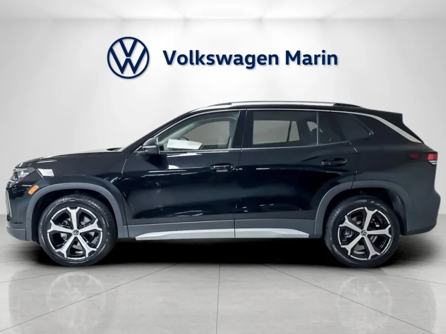 2025 Volkswagen Tiguan SE photo 1