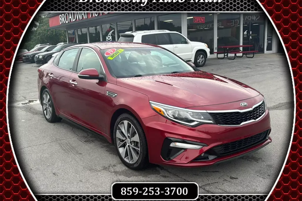 2019 Kia Optima S photo 1