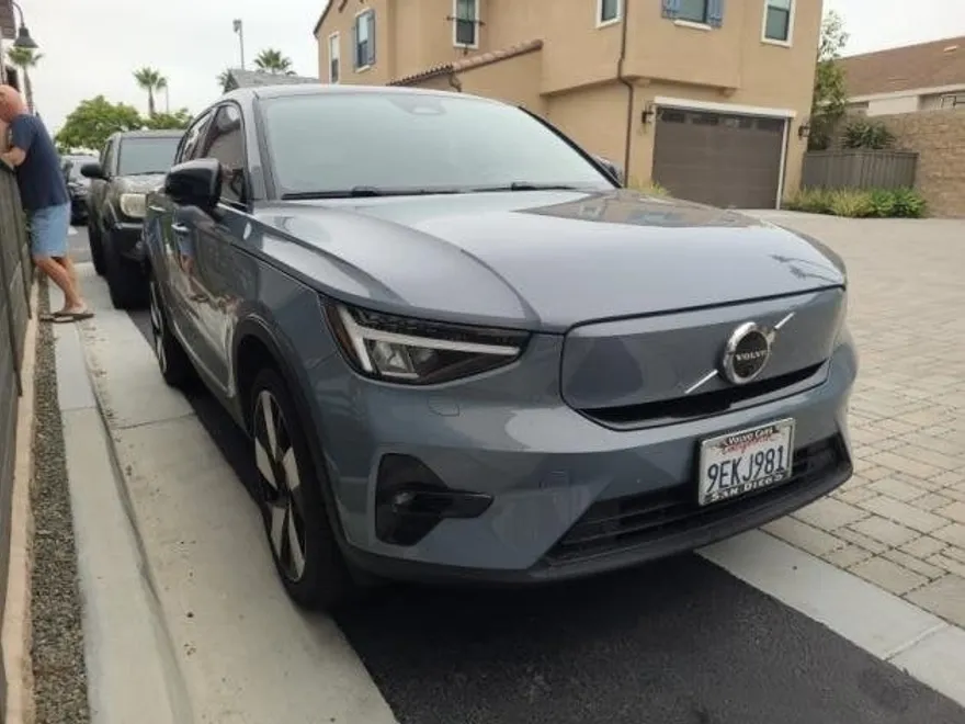 2023 Volvo C40 Recharge Ultimate photo 1