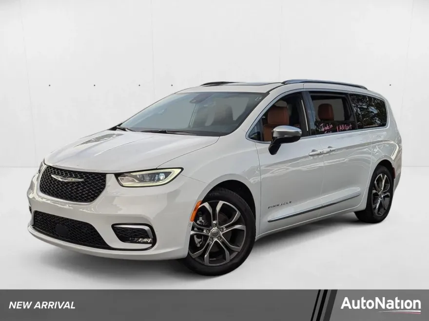2025 Chrysler Pacifica Pinnacle photo 1