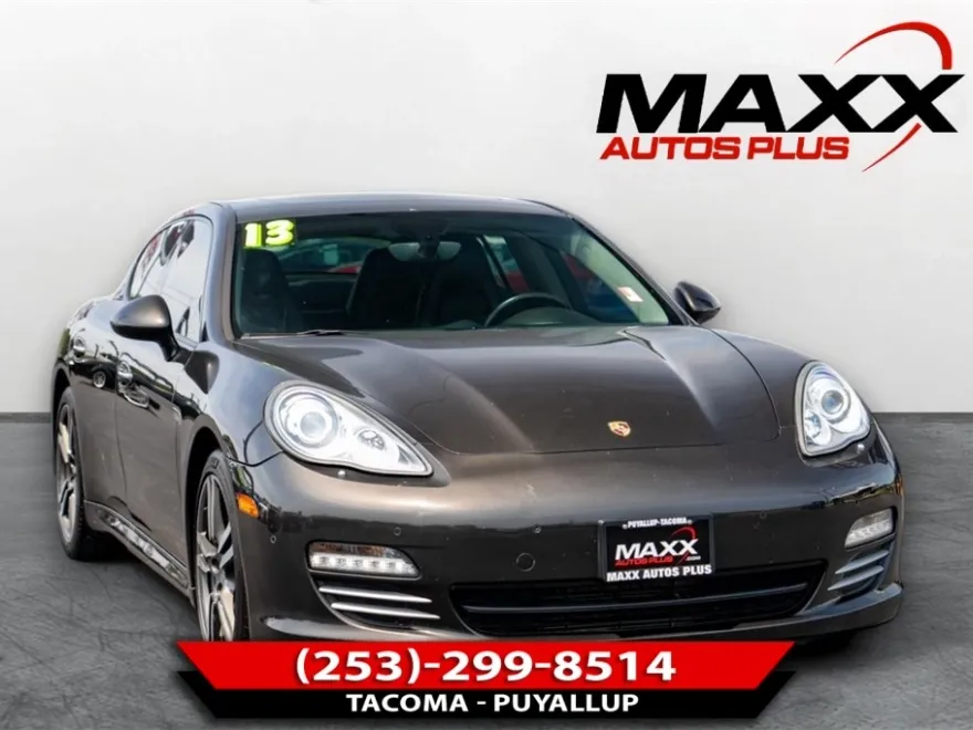 2013 Porsche Panamera 4 photo 1