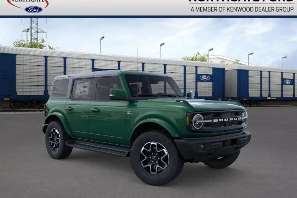 2025 Ford Bronco Outer Banks photo 1