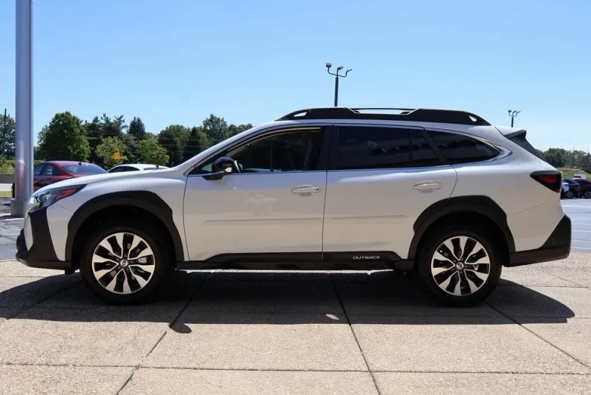 2025 Subaru Outback Limited photo 1