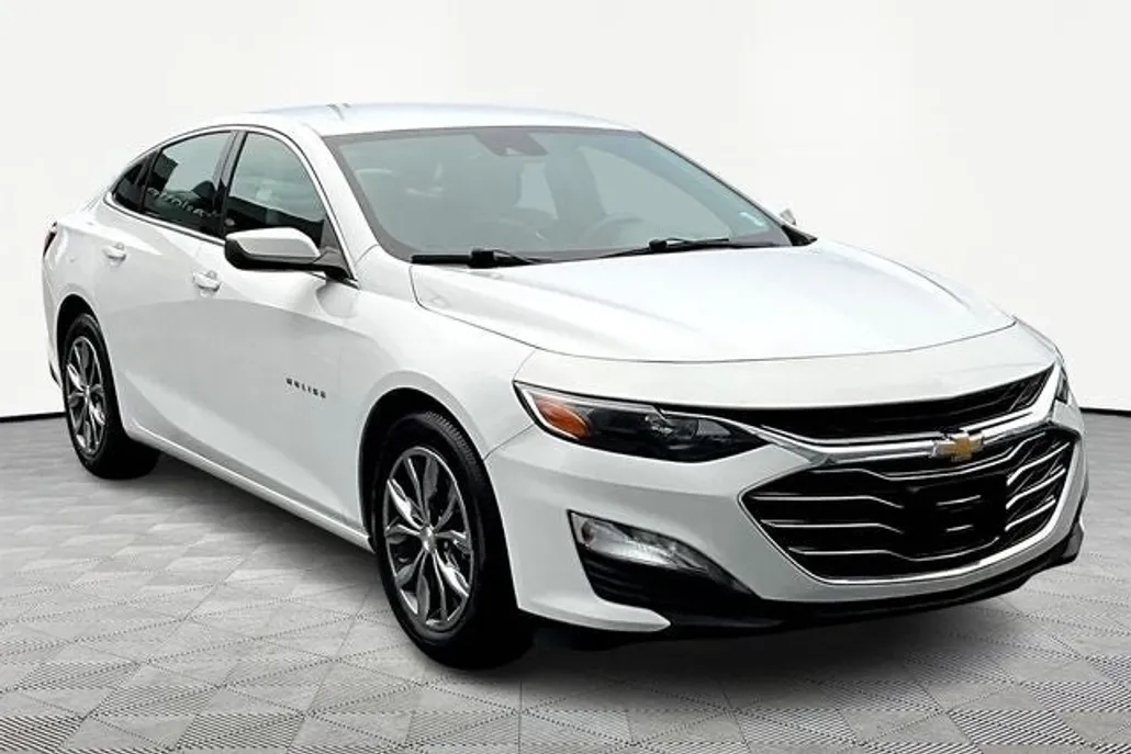 2021 Chevrolet Malibu 1LT photo 1