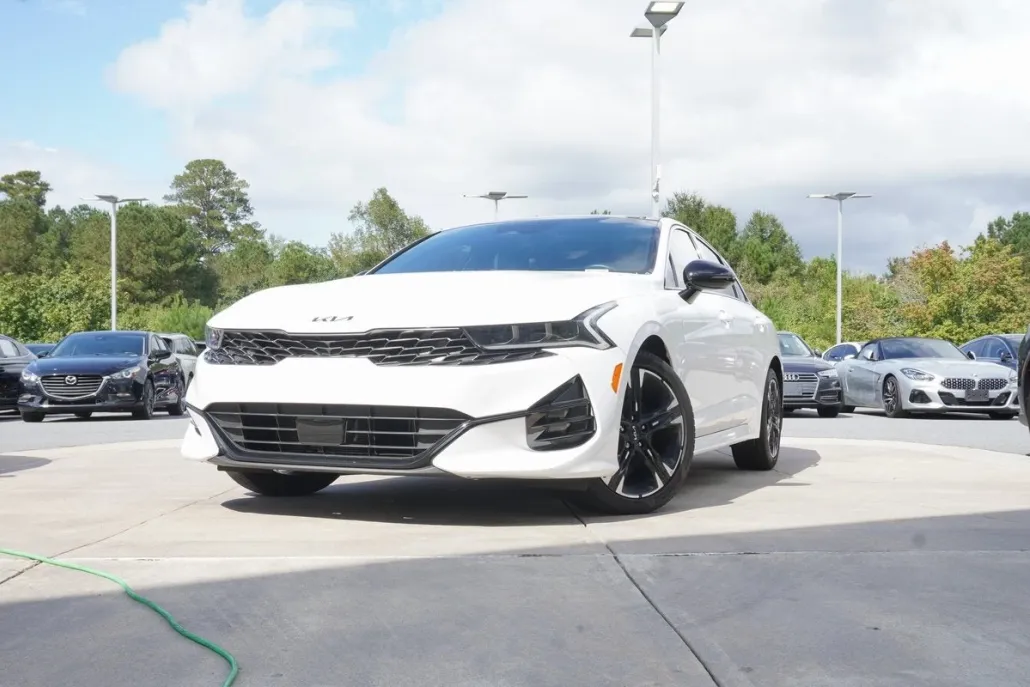 2024 Kia K5 GT-Line photo 1