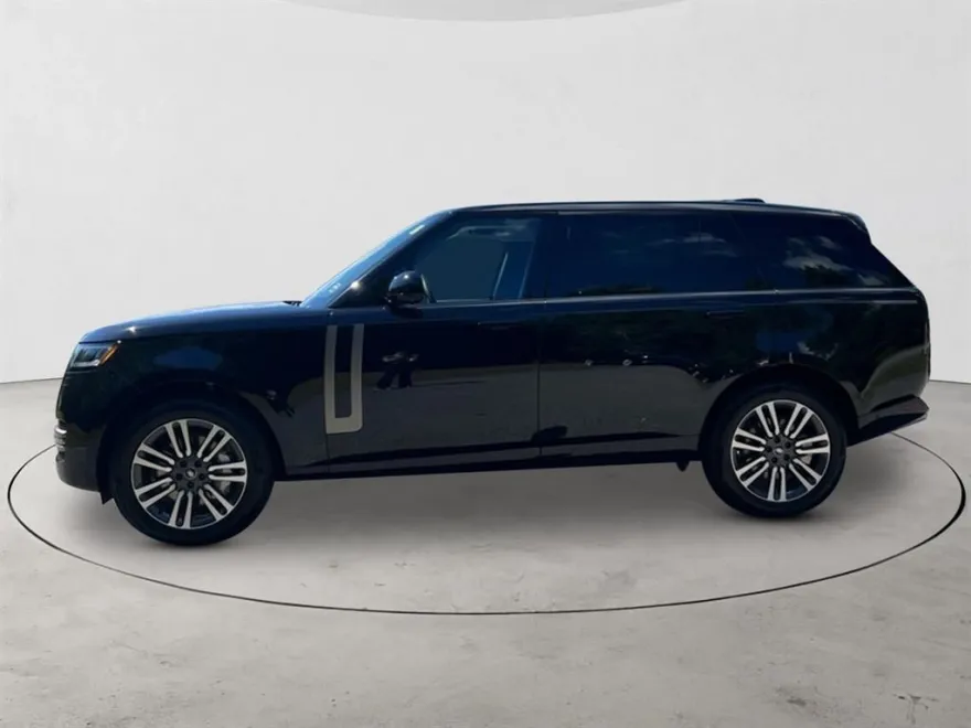 2025 Land Rover Range Rover SE photo 1
