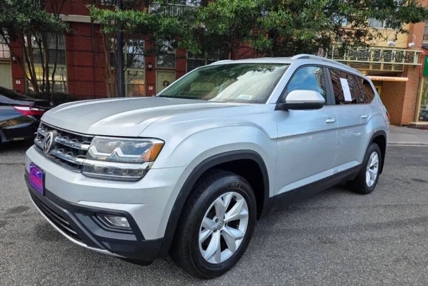 2018 Volkswagen Atlas V6 SE photo 1