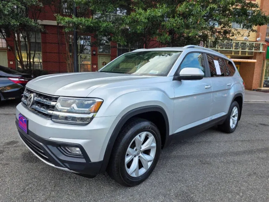2018 Volkswagen Atlas V6 SE photo 1