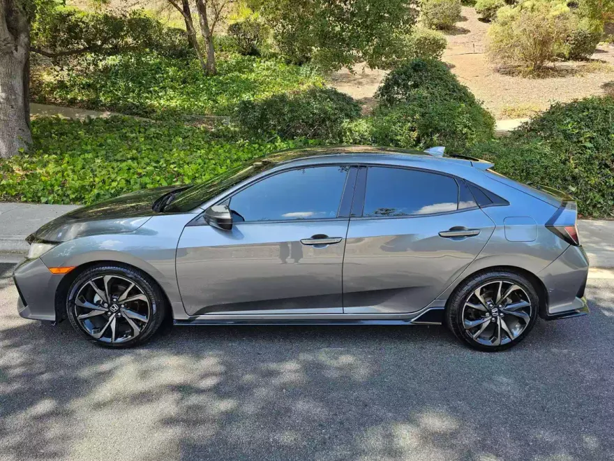 2019 Honda Civic Sport Hatchback photo 1