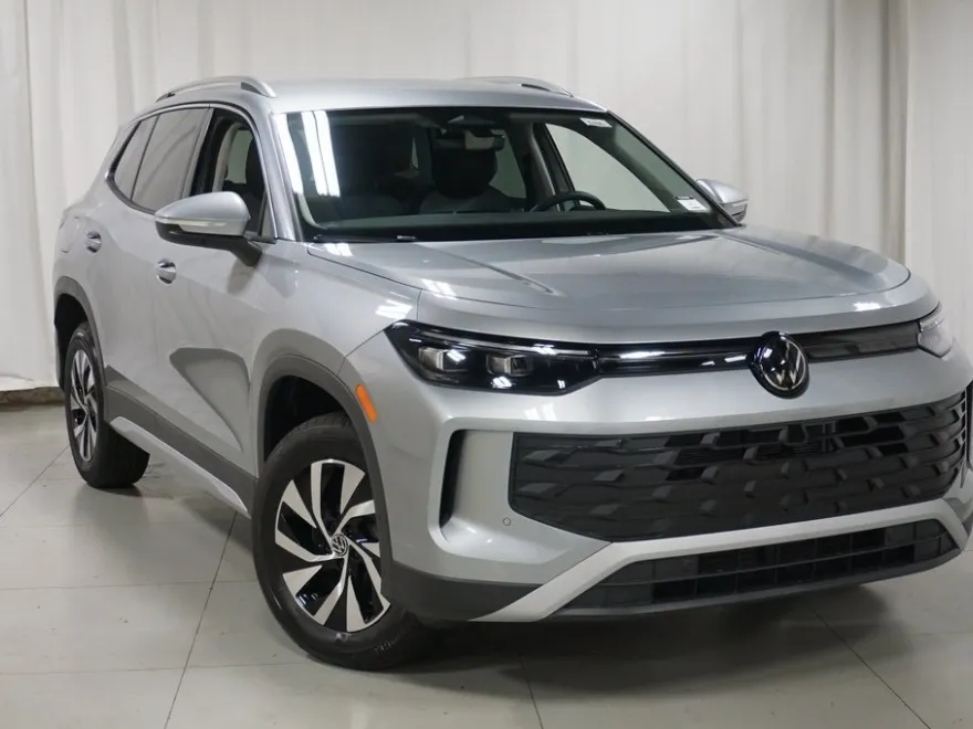 2025 Volkswagen Tiguan S photo 1