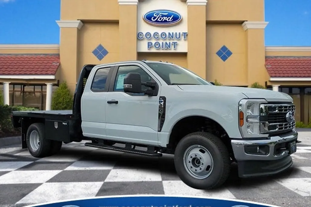 2025 Ford F-350 photo 1