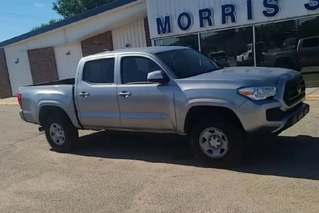 2021 Toyota Tacoma 4x4 SR photo 1