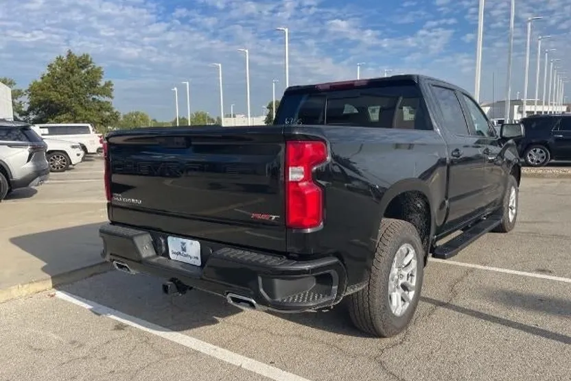 2026 Chevrolet Silverado 1500 RST photo 1