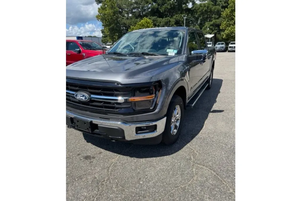 2024 Ford F-150 XLT photo 1