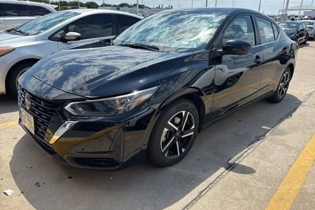 2024 Nissan Sentra SV photo 1