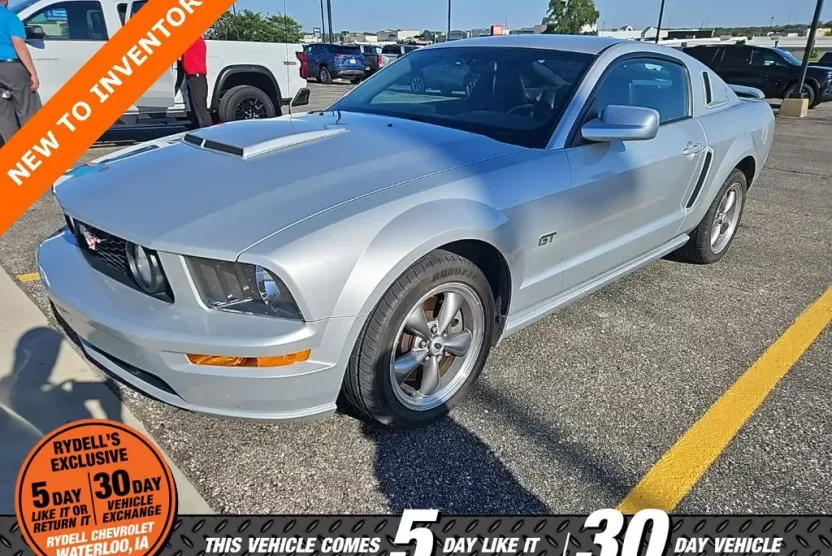 2006 Ford Mustang GT Deluxe photo 1