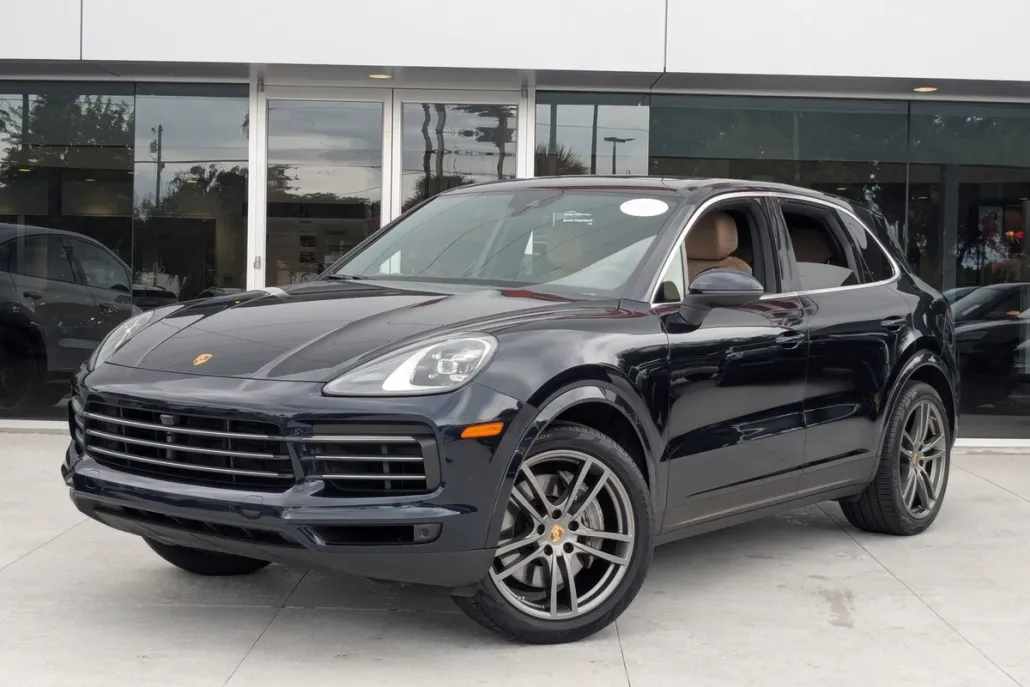 2023 Porsche Cayenne Base photo 1