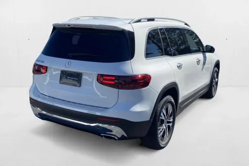 2025 Mercedes Benz GLB 250 photo 2