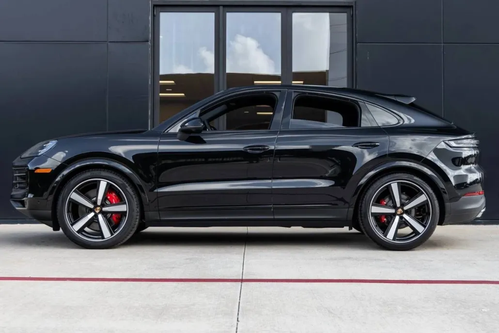 2025 Porsche Cayenne S Coupe photo 1