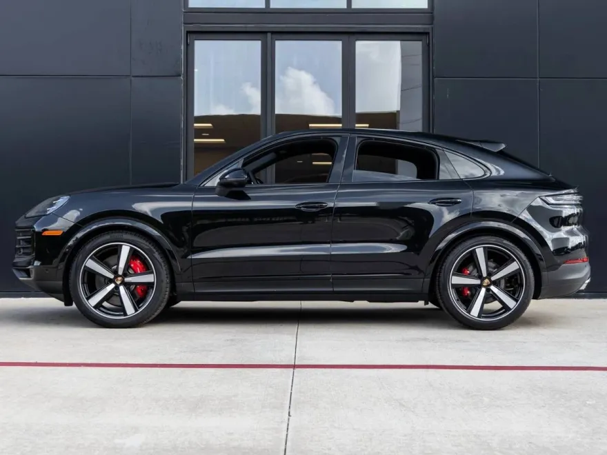 2025 Porsche Cayenne S Coupe photo 1