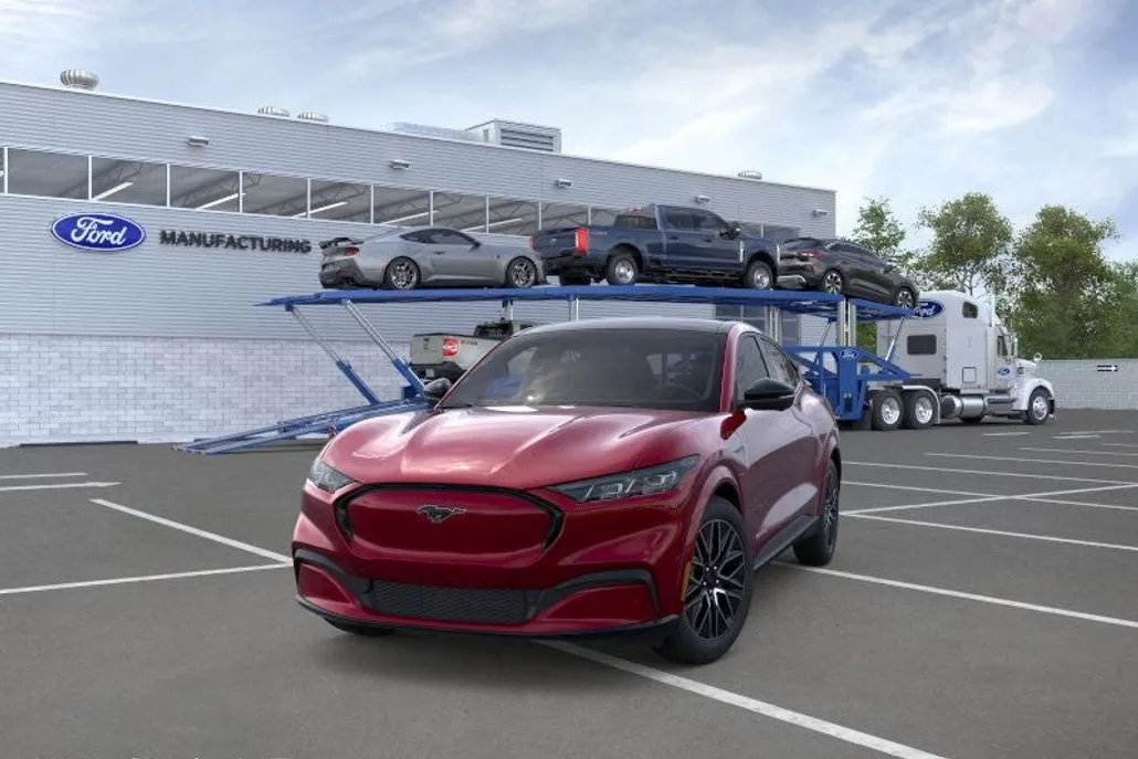 2025 Ford Mustang Mach-E Premium photo 1