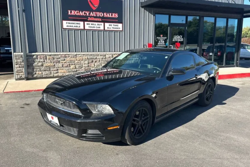 2014 Ford Mustang V6 photo 1