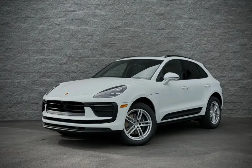 2025 Porsche Macan T photo 1