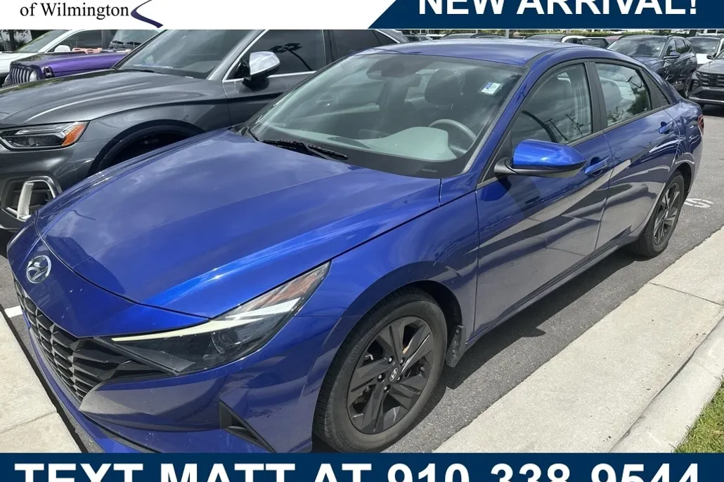 2023 Hyundai Elantra SEL photo 1