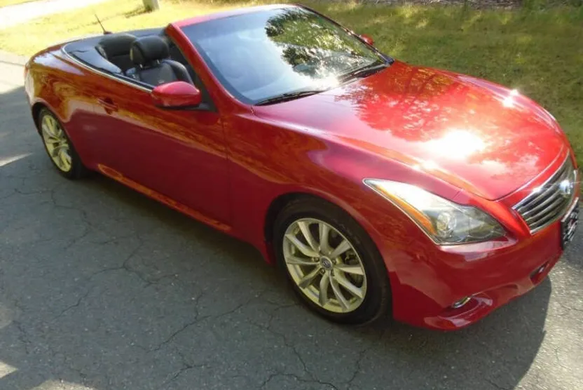 2013 Infiniti G37 Convertible photo 1