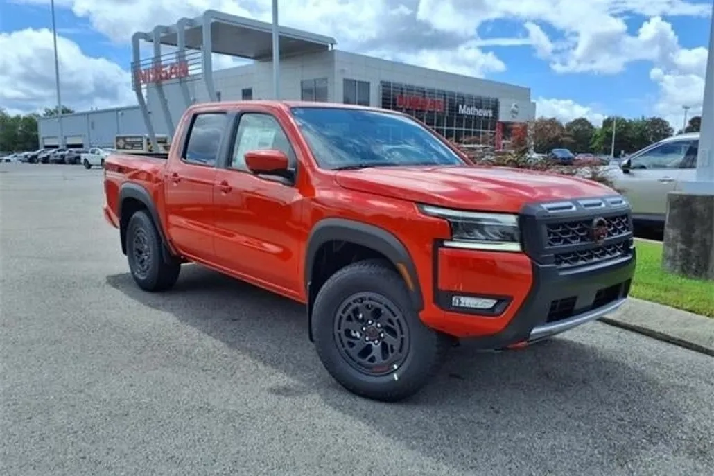 2025 Nissan Frontier Crew Cab PRO-4X photo 1