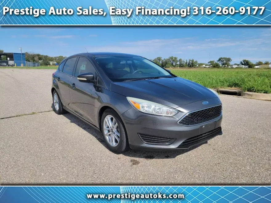 2016 Ford Focus SE photo 1