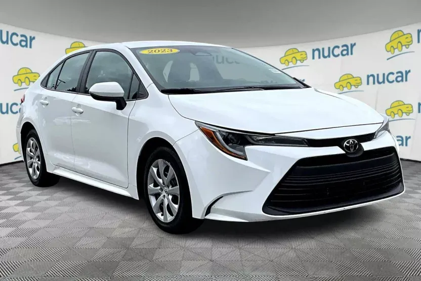 2022 Toyota Corolla LE photo 1