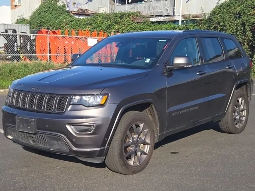 2021 Jeep Grand Cherokee Anniversary Edition photo 1