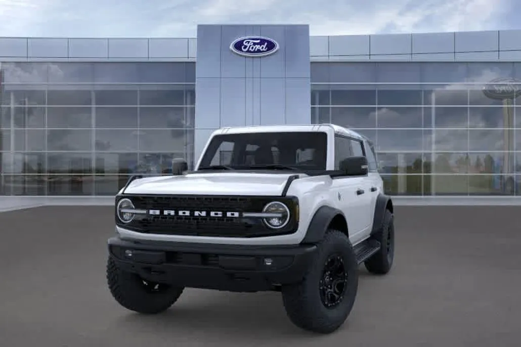 2025 Ford Bronco Outer Banks photo 1
