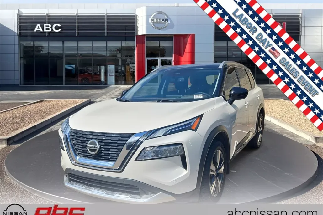 2021 Nissan Rogue Platinum photo 1