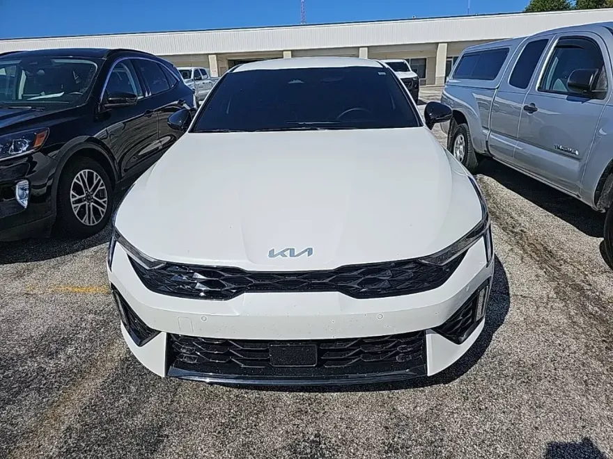 2025 Kia K5 GT-Line photo 1