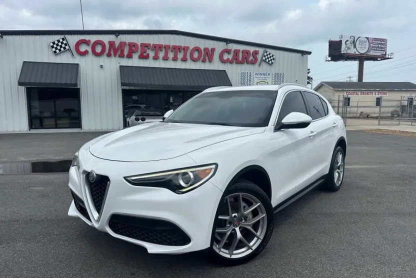 2018 Alfa Romeo Stelvio Base photo 1
