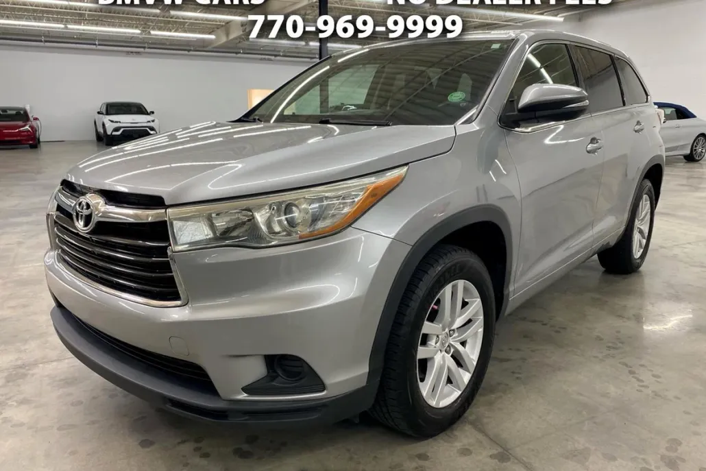2015 Toyota Highlander LE photo 1