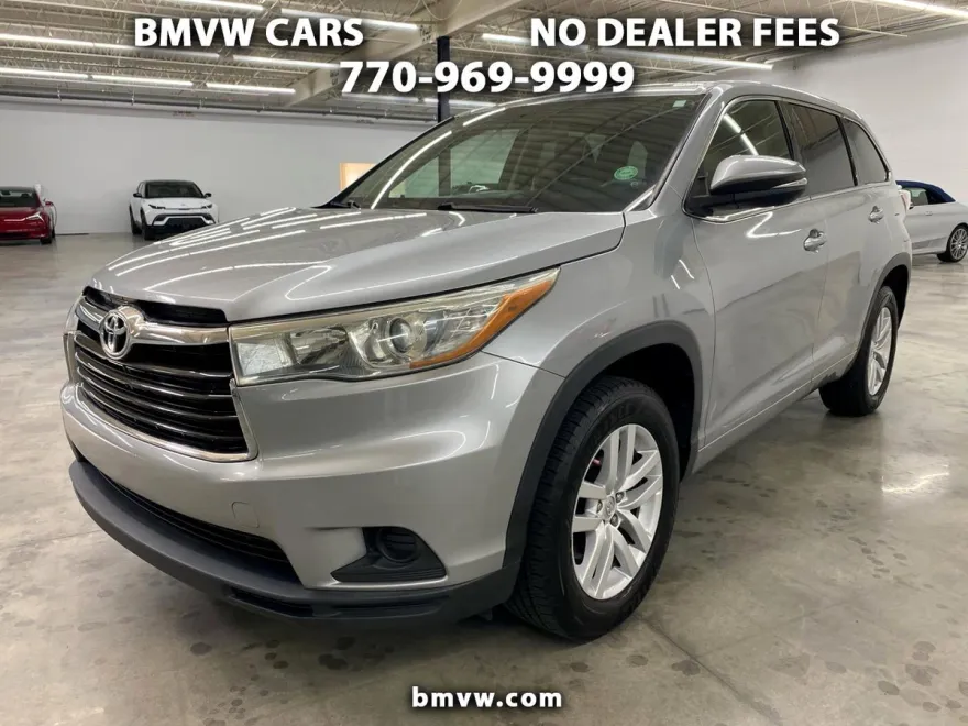 2015 Toyota Highlander LE photo 1