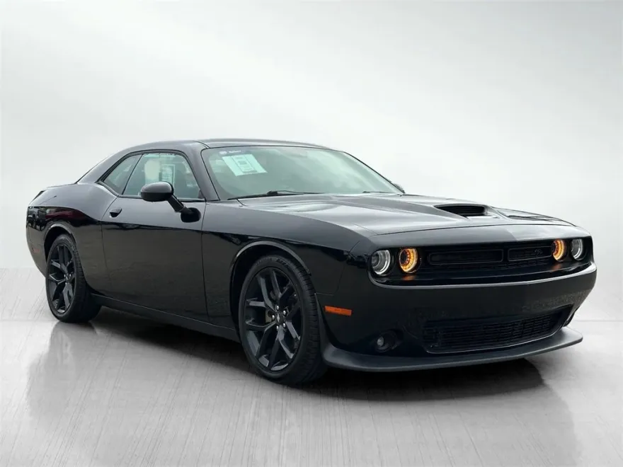 2022 Dodge Challenger R/T photo 1