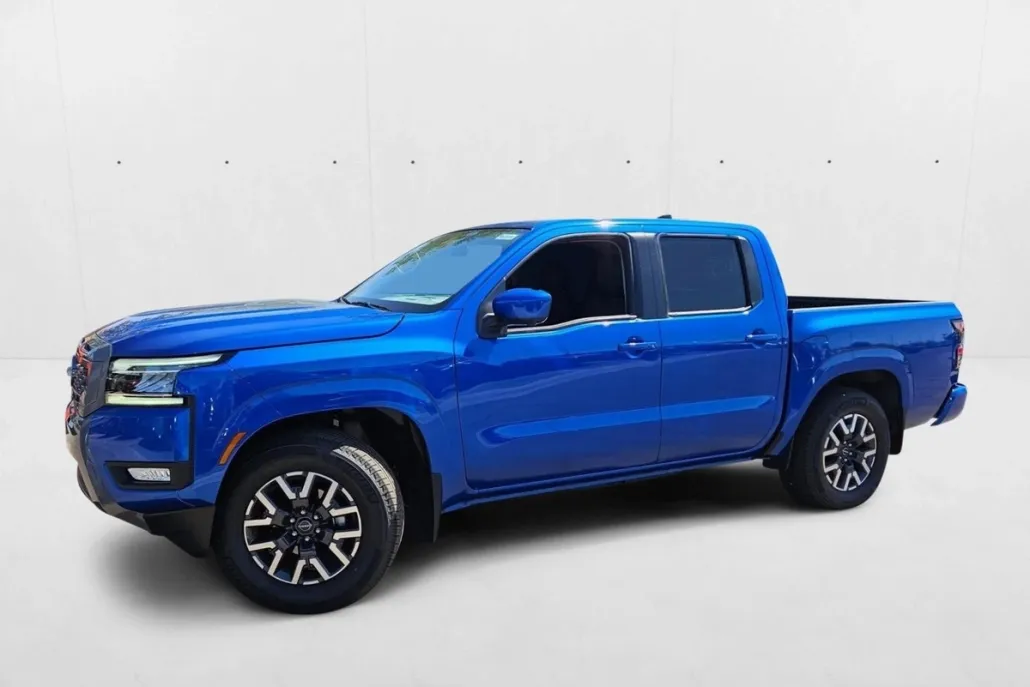 2025 Nissan Frontier SL photo 1