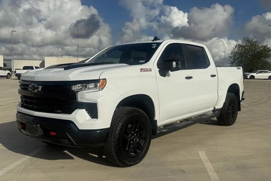 2024 Chevrolet Silverado 1500 LT Trail Boss photo 1
